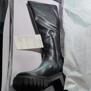 Black Knee-High Women's Boots